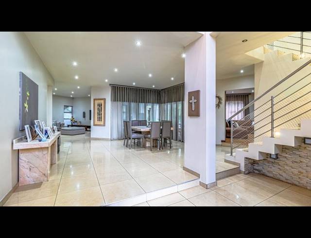 4 BEDROOM HOUSE FOR SALE IN DOWERGLEN EXT 5